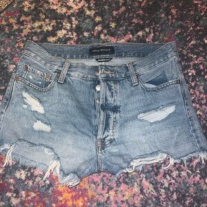 boyfriend jean shorts light washed